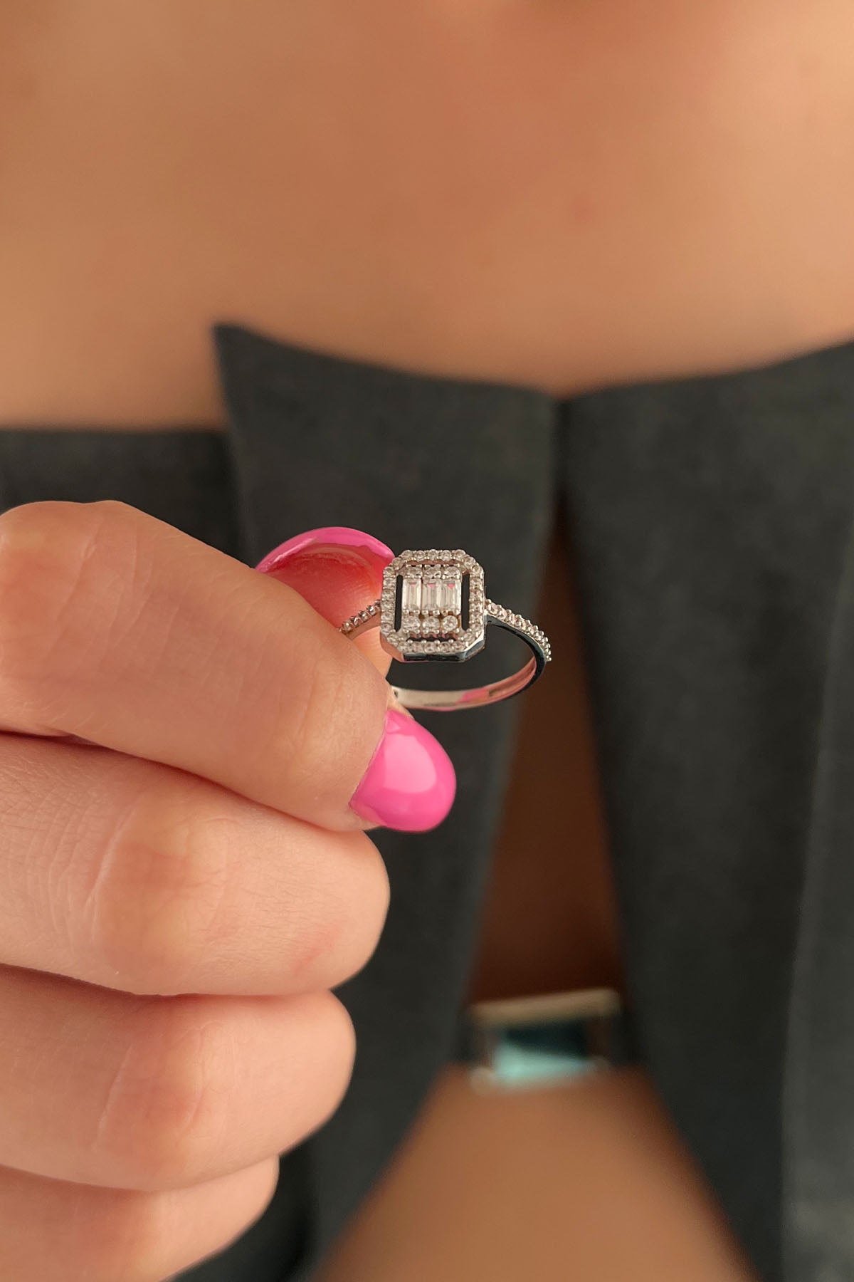 14ct White Gold Baguette Ring