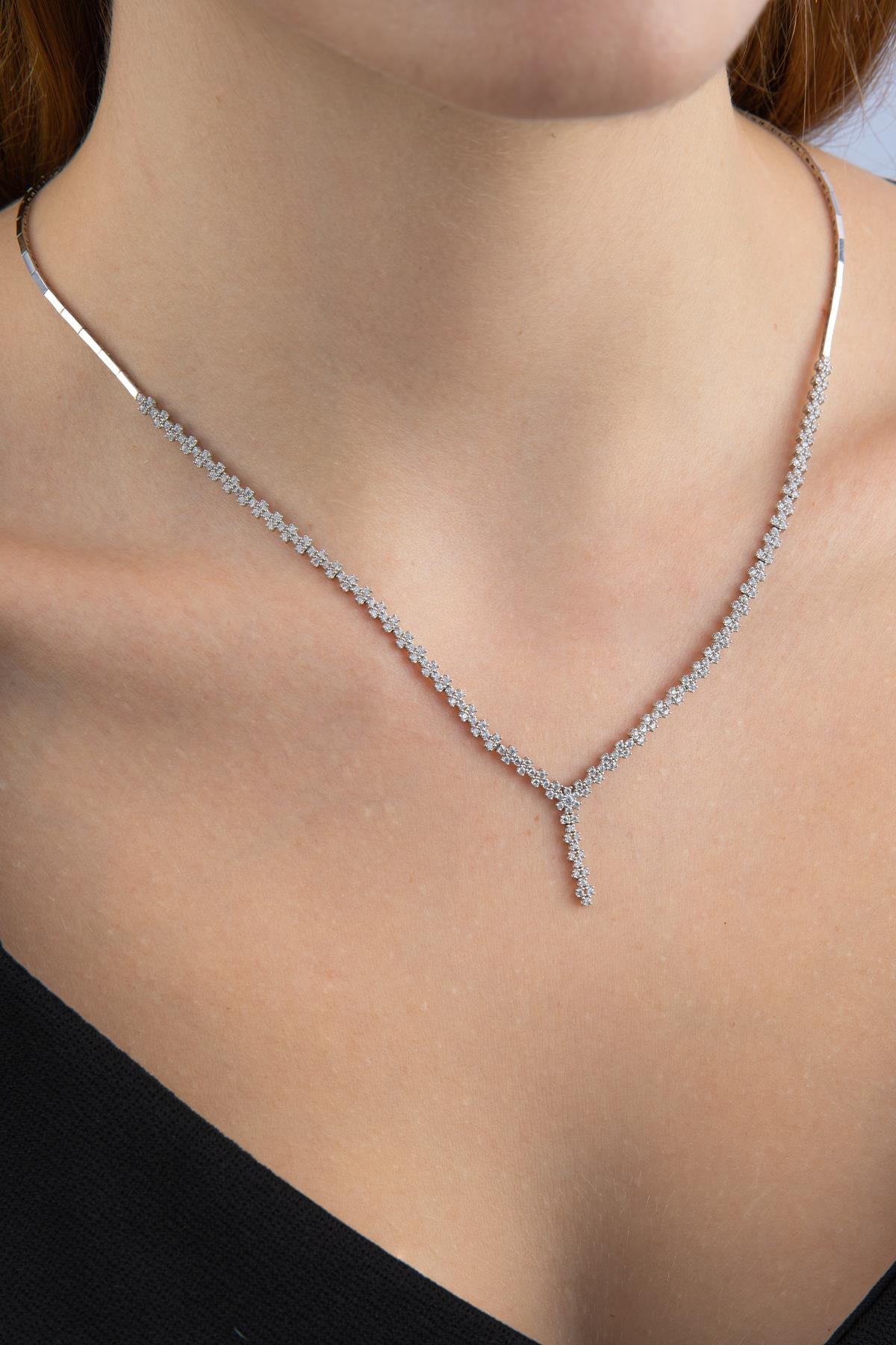14K White Gold Tasteful Necklace
