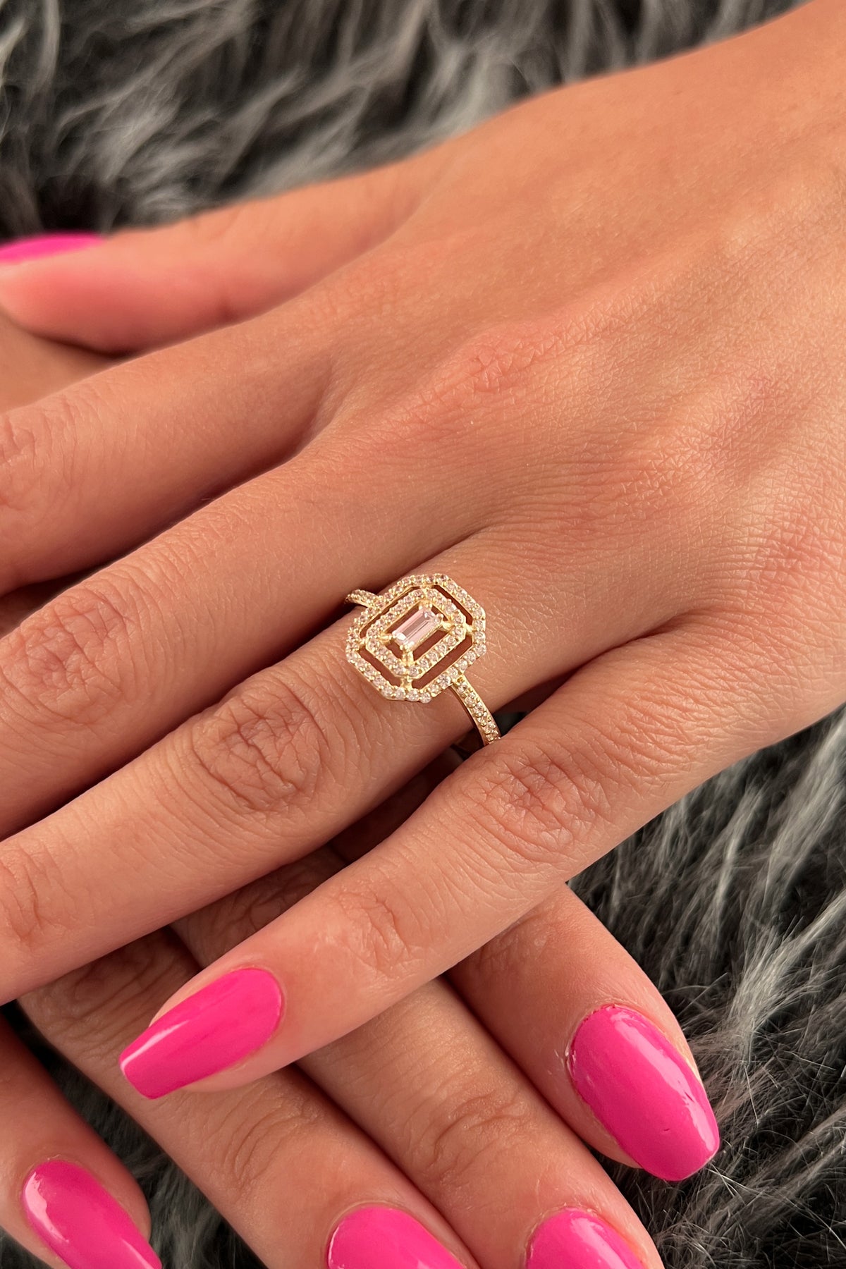 14ct Yellow Gold Strip Baguette Ring